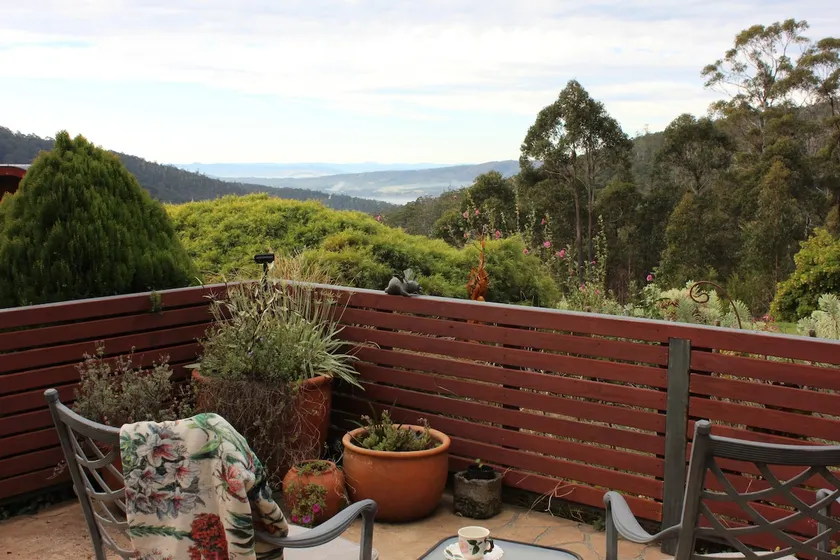Secluded water views and Sauna, Snug Falls B&B - Image 1
