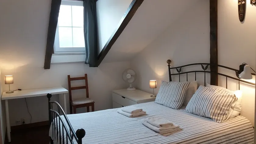 200yr Duplex Apartment beside garden with lake - Image 1