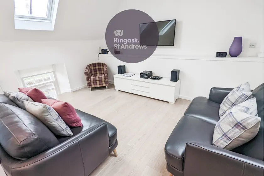 Spacious & bright home in centre-Old Course 5 mins - Image 1