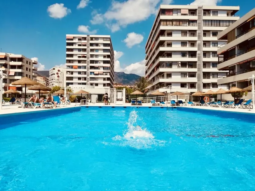 Nogalera 110 City central 3 seasonal pools with bar - Image 1
