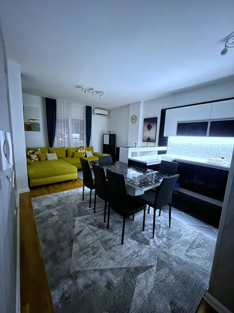 Pleasure Lux1 Apartment - Image 1