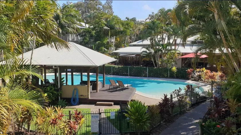 Serenity style and space in tropical surrounds - Image 1