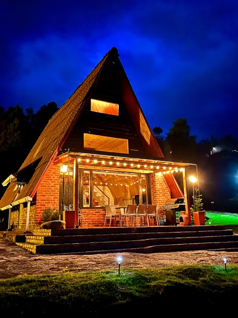 Charming cabin overlooking Lake Sochagota - Image 1