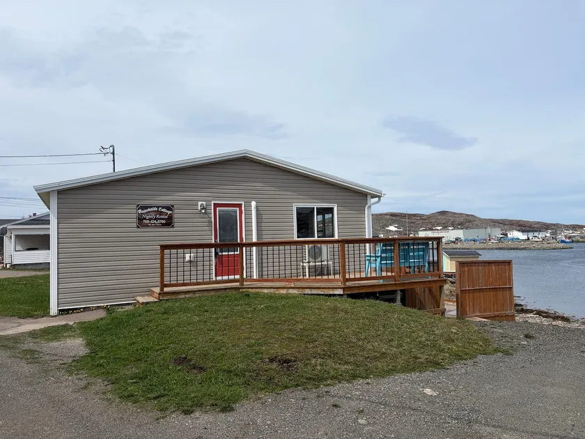Beachside Cottage - Image 1