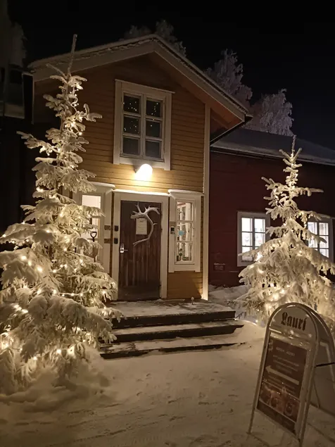 LAURI Historical Log House Manor - Image 1