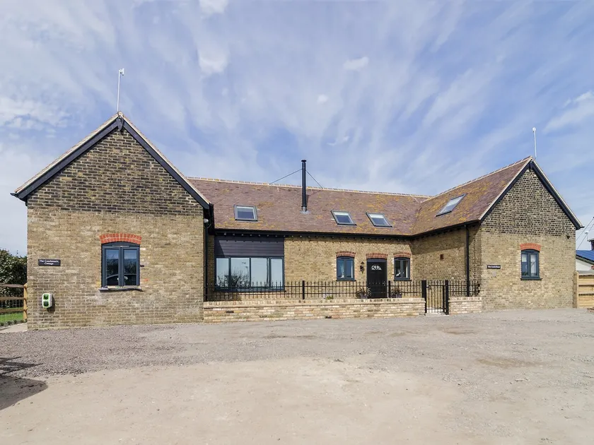 Coachman's Cottage - Ukc2773 - Image 1