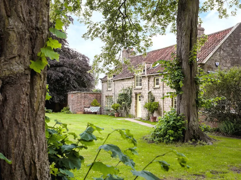 Garden Cottage - Image 1