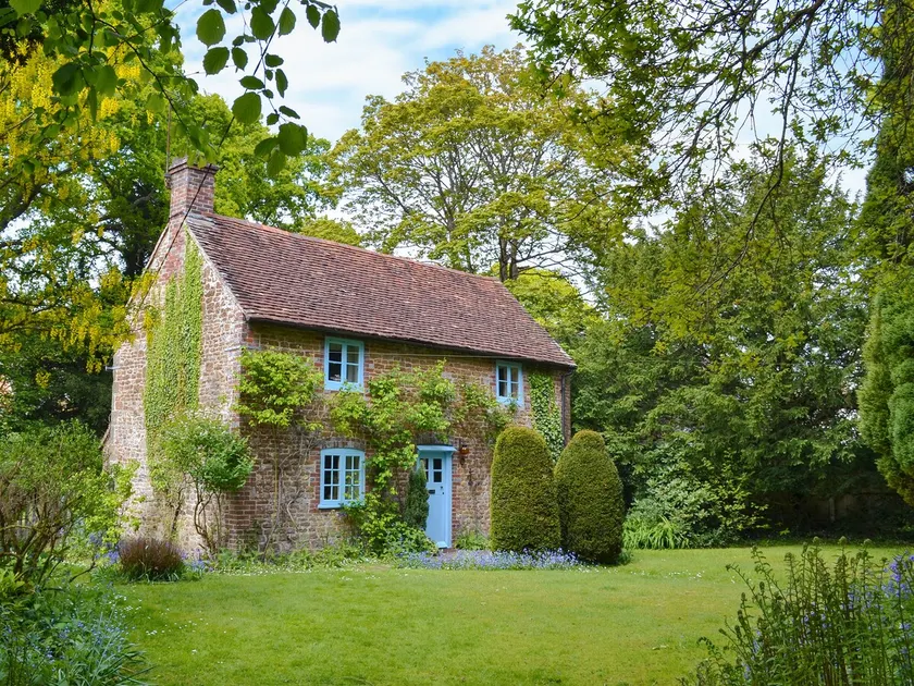 Yew Tree Cottage - Image 1