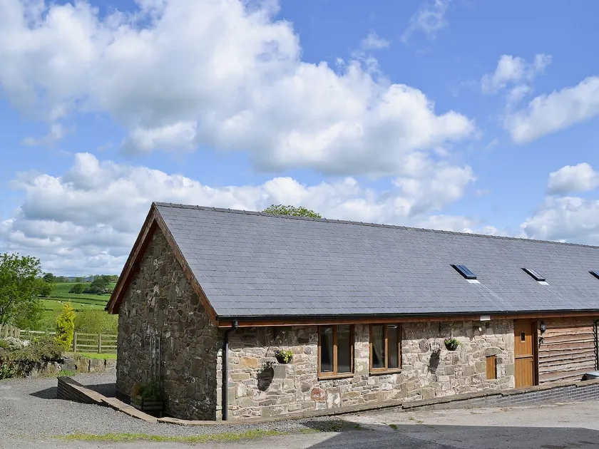 Y Dderwen At Brynglas Farm - Image 1