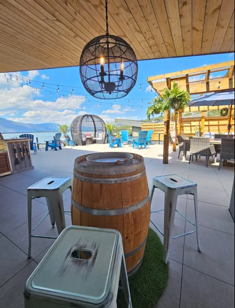 THE NEST A Luxury Lakefront Penthouse Oasis - Image 1