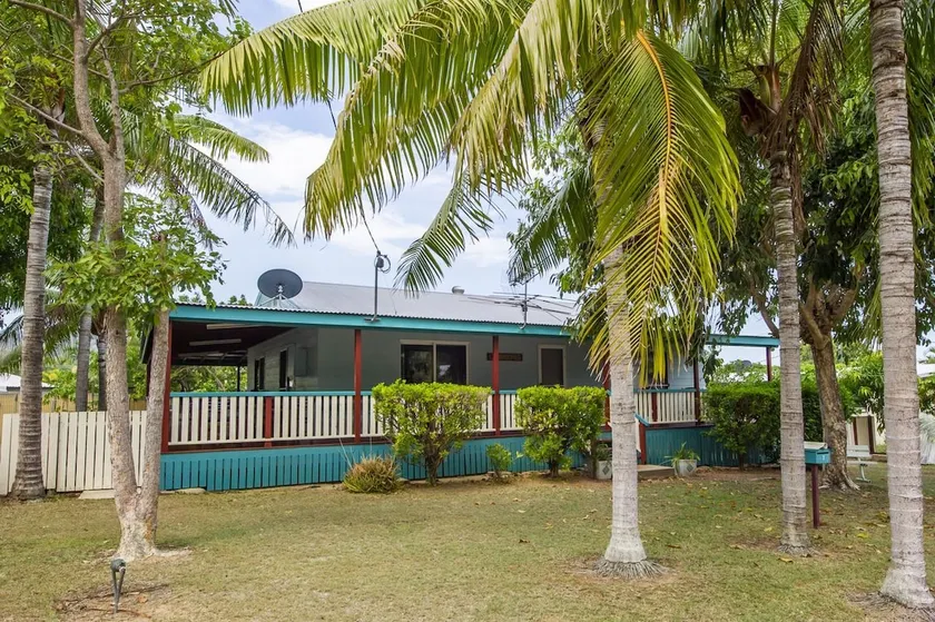 DOG FRIENDLY ACCOMMODATION - Ludbrookes, Nelly Bay - Image 1