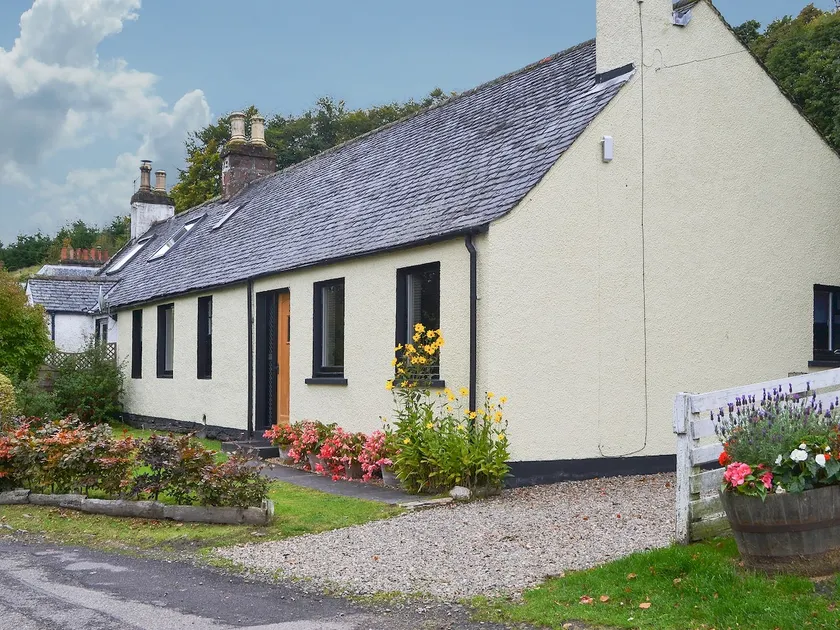 Kinnettas Cottage - Image 1