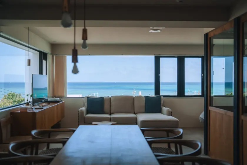 Architecture Meets Ocean View | Architecture with an ocean view and natural lighting. - Image 1