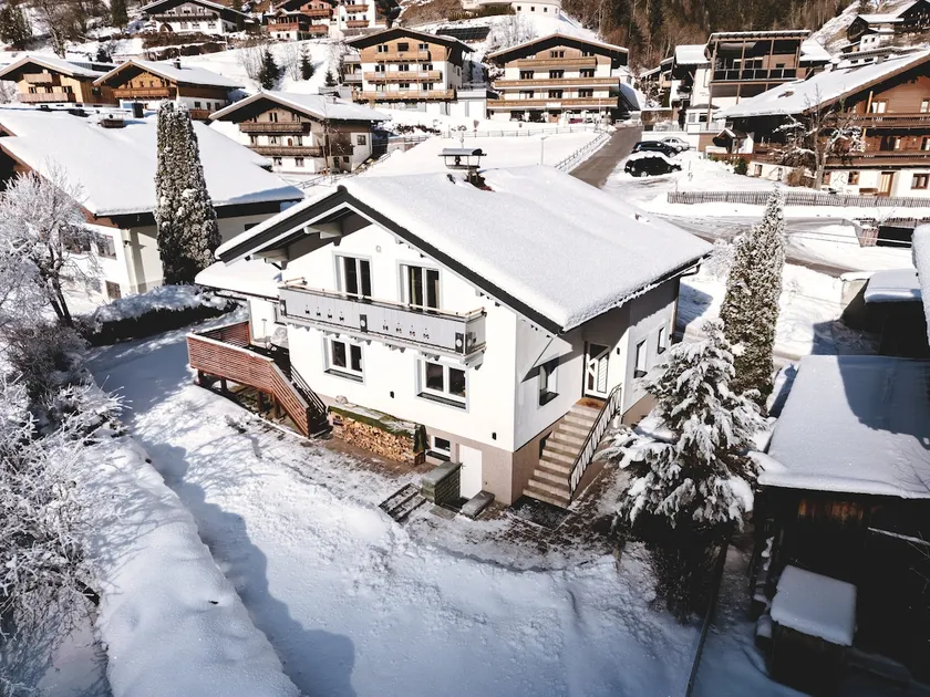 Chalet for 2–10 people - Image 1