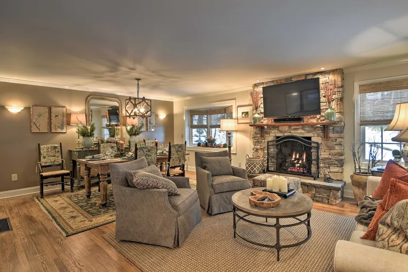 2 Living Areas + Fireplace: Mirror Lake Cottage! - Image 1