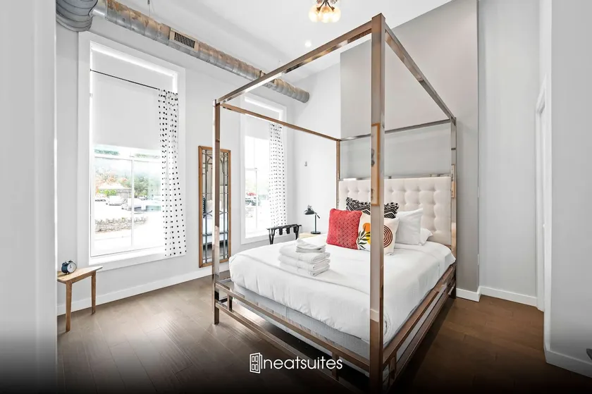 1BR w/ Parking – Walk to Convention Center & Stadi - Image 1
