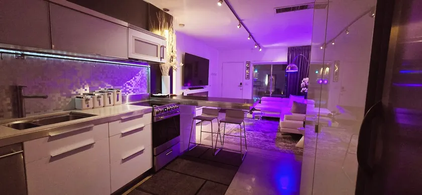 1W PRIVATe SPA! +Pool/Roof deck/Suana/FREE Parking - Image 1
