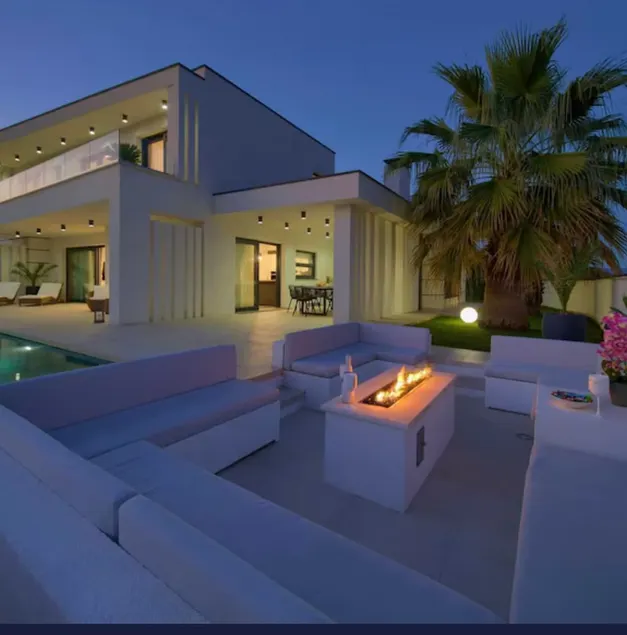 Luxury Villa Milly Heated indoor and outdoor pool - Image 1