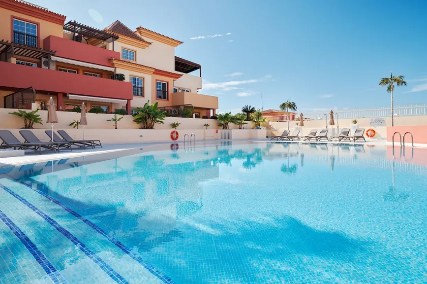 Terrazas del Duque 2, terrace, sea view, only 300 m to beach, heated pool, wifi internet, dishwasher, washing machine - Image 1