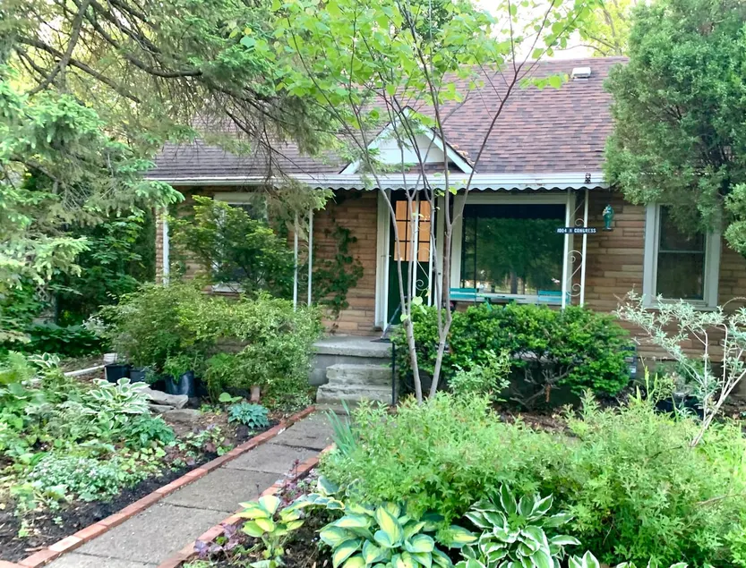Quiet, cozy park-facing private home/entire house - Image 1