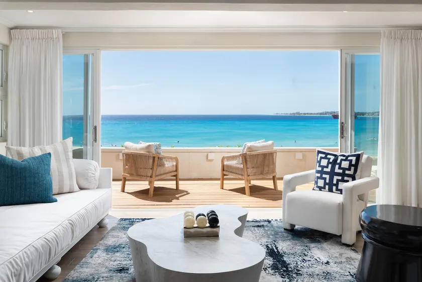 Exclusive Cliffside Surfing Villa (Three Bed) - Image 1