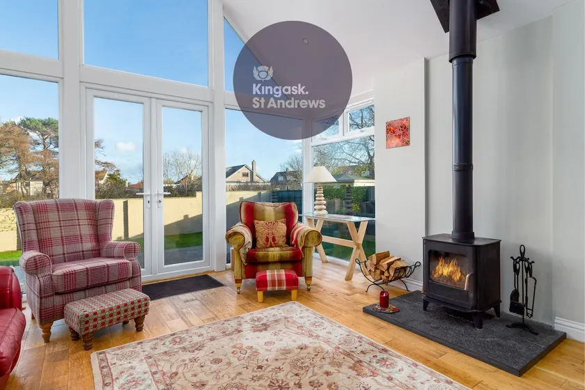 Cosy, Pet Friendly Bungalow | Parking & Garden - Image 1