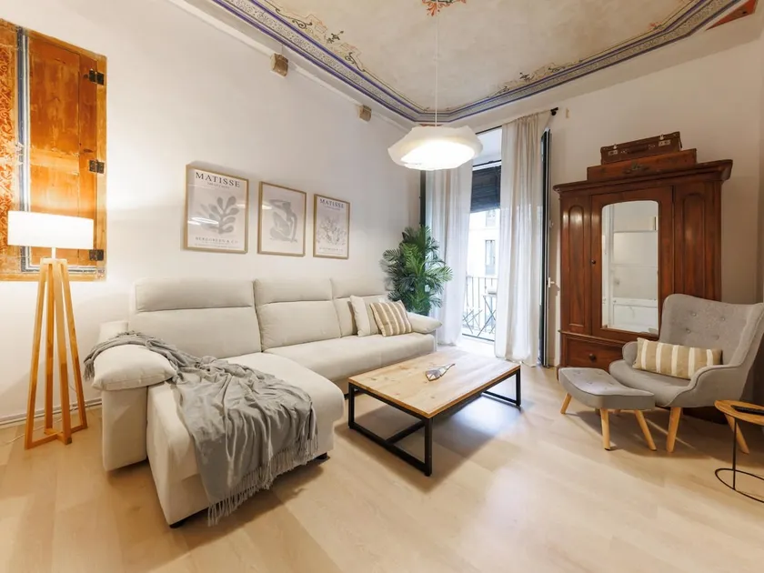 Bravissimo Plaça del Vi, Authentic Historic Apartment - Image 1