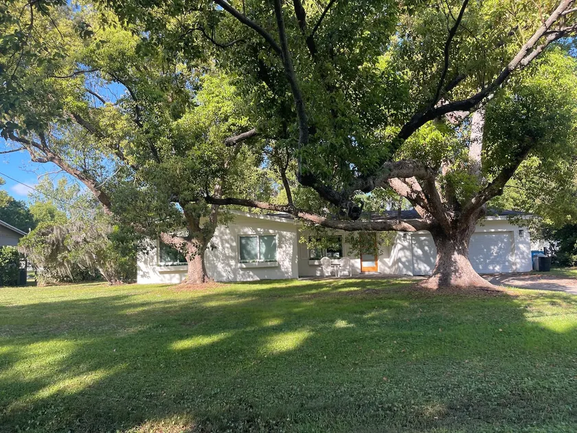 Water Front Haven - Image 1