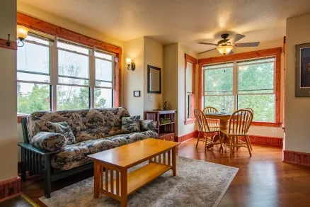 Croftville Road Cottages #5. On Lake Superior. - Image 1