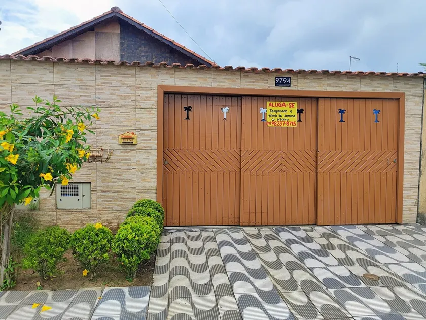 House with swimming pool, on the sand next to Platforma - Image 1