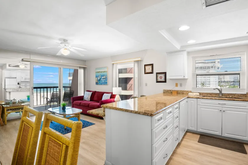 850 Sqft - 1 Bedroom 1.5 Bath (GULF FACING!) Condo - Image 1