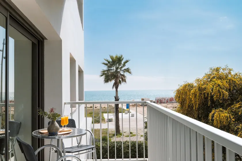 Standard apartment with ocean views - Image 1
