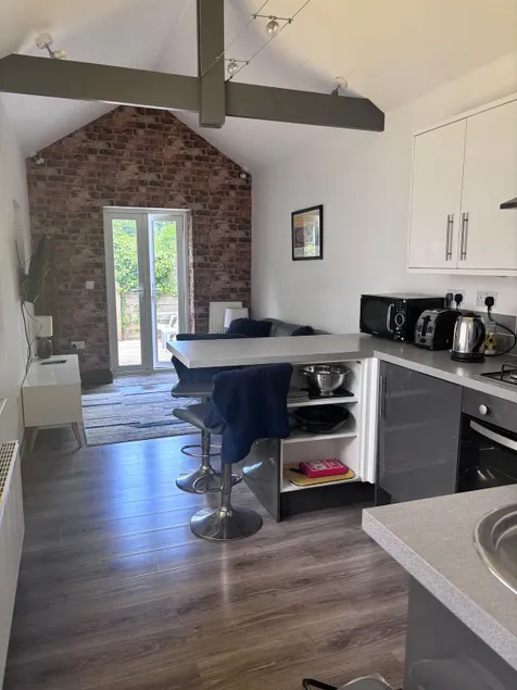White Cottage Annexe - Image 1