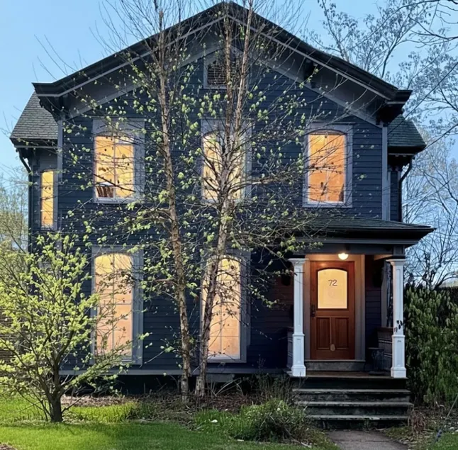 Antique Uptown Charmer w/ Five-Star Modern Kitchen - Image 1