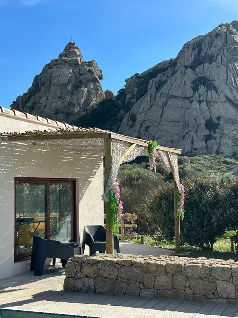Chalet with mountain and sea views - Image 1