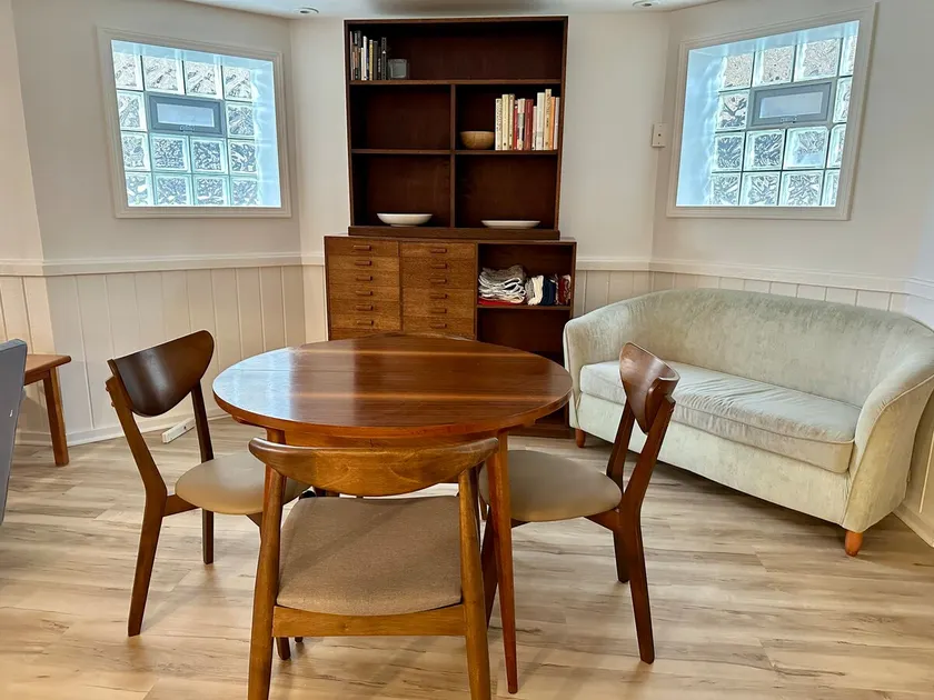 Addison Garden Apartment - Image 1