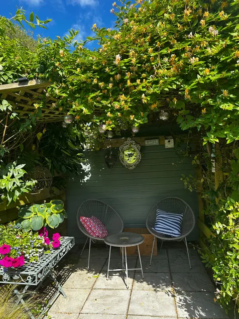 The Annexe, next to the beautiful Alexandra park - Image 1