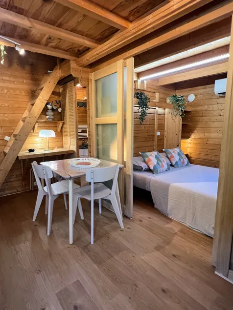 Wild cabin in the heart of the French Riviera - Image 1