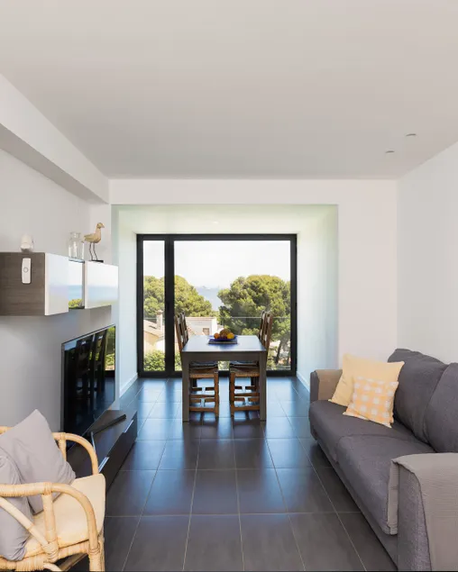 Eastside ocean view apartment - Image 1