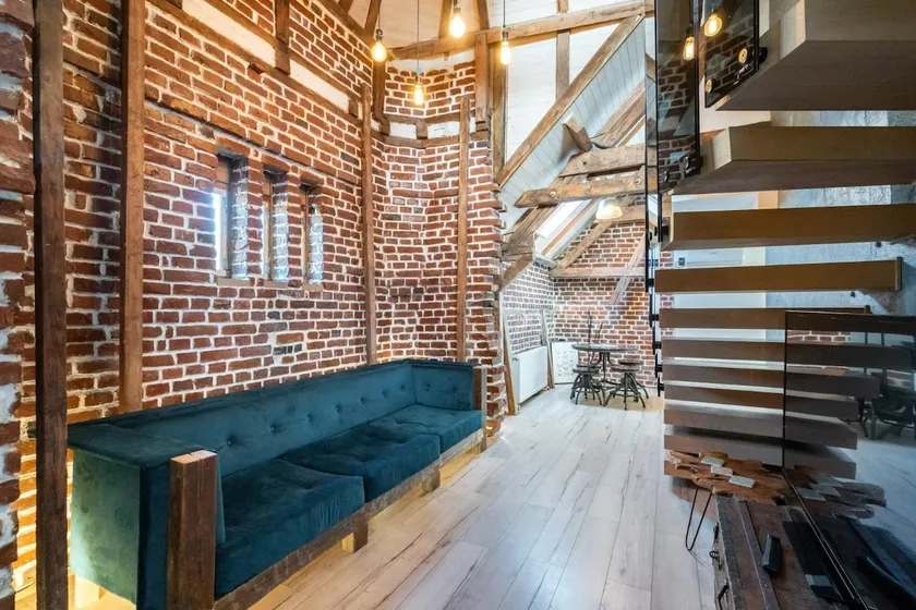 Stylish Duplex for Groups near Piata Romana - Image 1