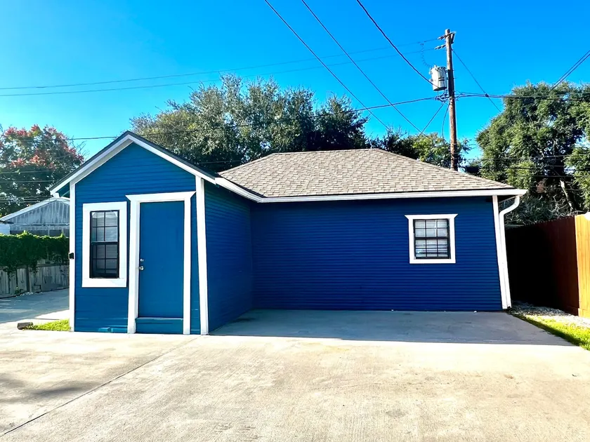 “Modern Casita by Corpus Bay – Kitchen & Fast WiFi - Image 1