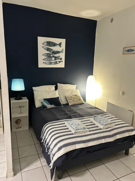 Superb modern studio in typical neighborhood - Image 1