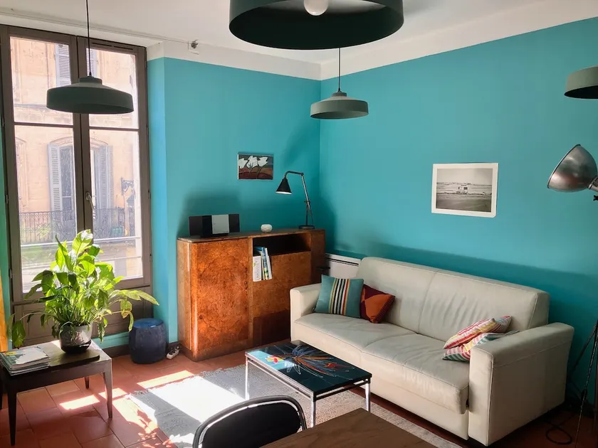 Stylish, bright & cozy flat in central Arles - Image 1