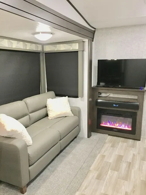 2 BR/2 BA Oasis Kayaks, Pool, Beach & Dock Rental - Image 1