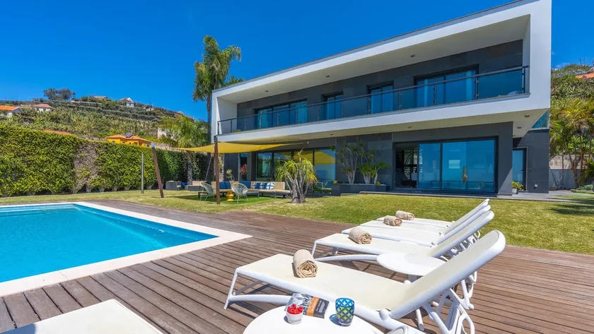 Villa Skylark - by LovelyStay - Image 1