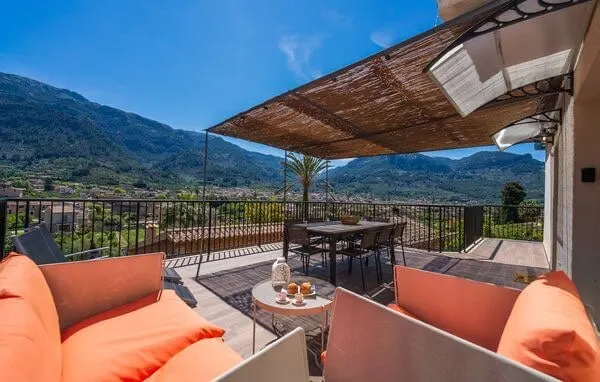 Penthouse overlooking Soller with garden & terrace - Image 1