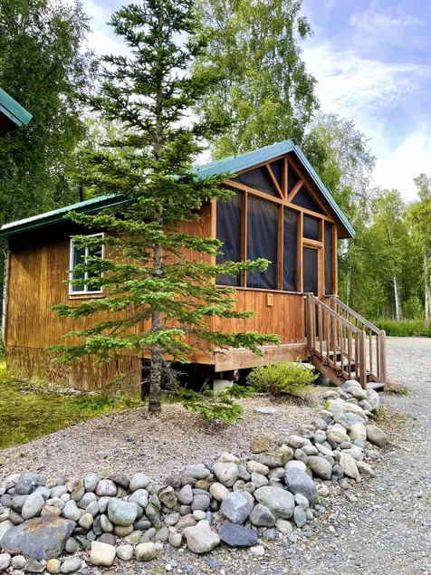 Talkeetna Wilderness - Studio Cabin 1 – Queen Bed - Image 1