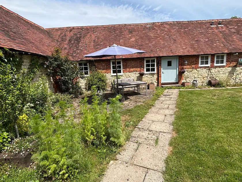A converted cow byre in quiet Isington. Sleeps 2 - Image 1