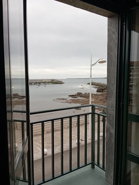 Playa Candás, on the beach! Pet friendly, views! - Image 1