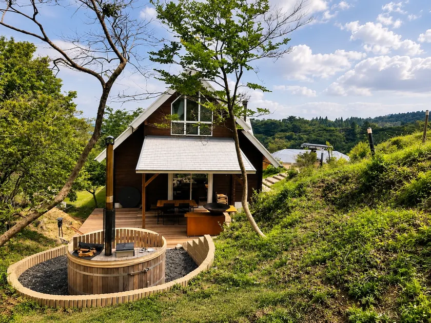 HOLIDAY HOME 5 - Image 1